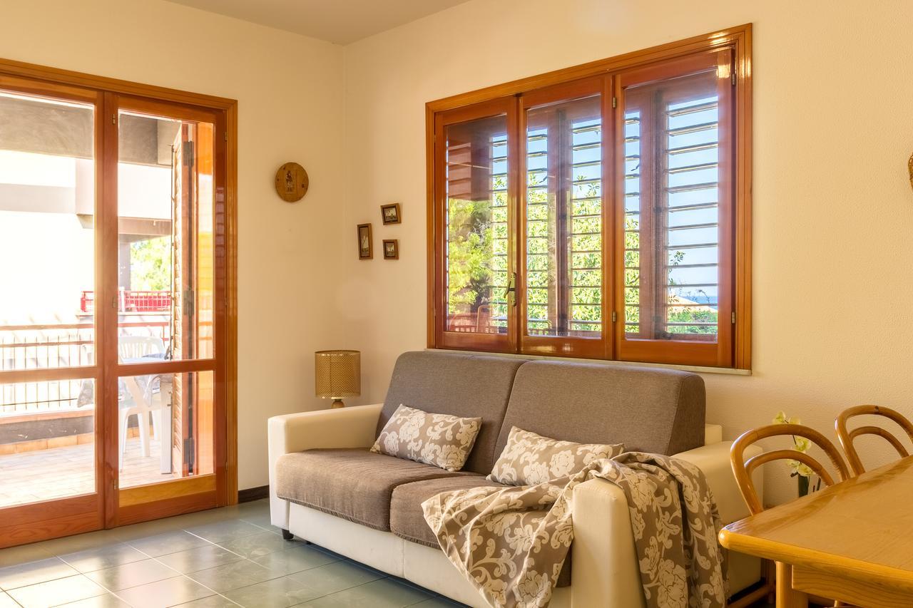 Blue Wood Apartment Letojanni Exterior photo